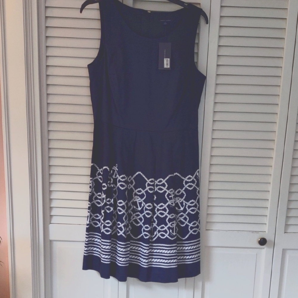 NWT Tommy Hilfiger Elegant Navy Blue Dress size 10